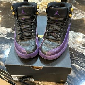 Air Jordan 12 retro kid 4.5 like new